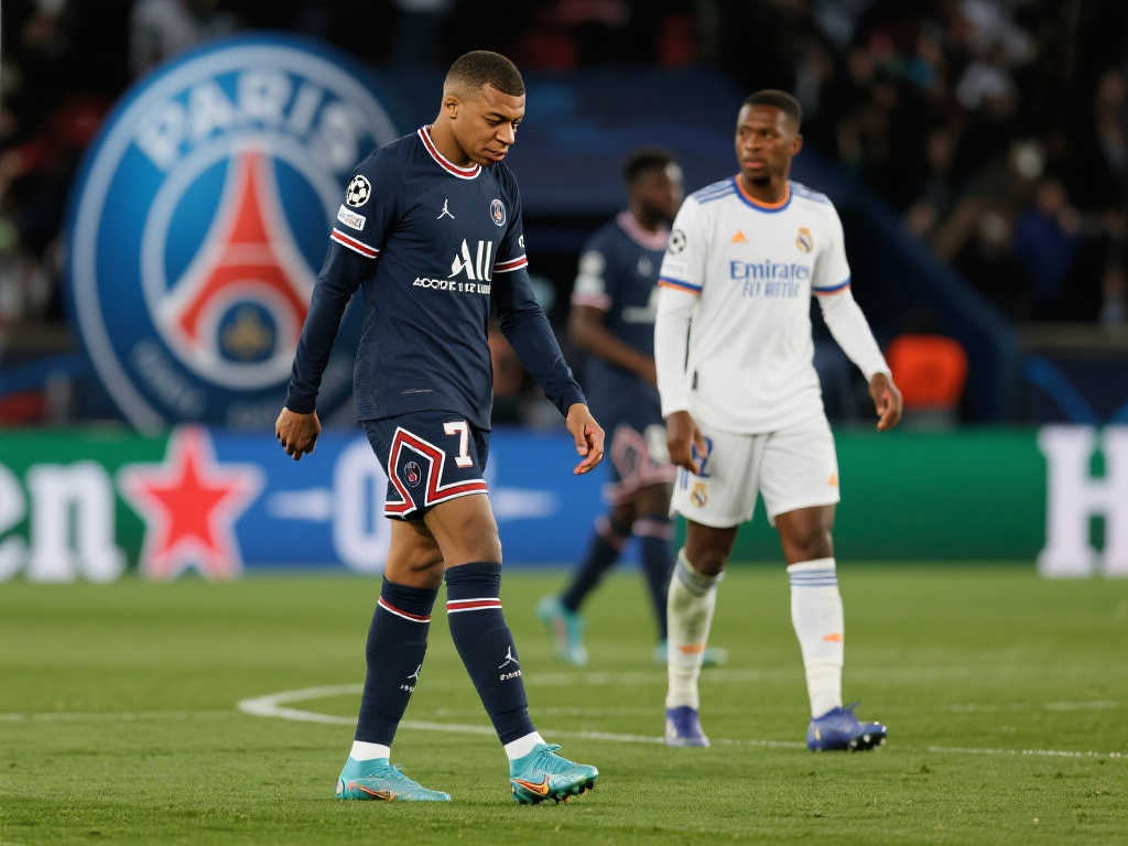 荣誉背后的 荣誉背后的